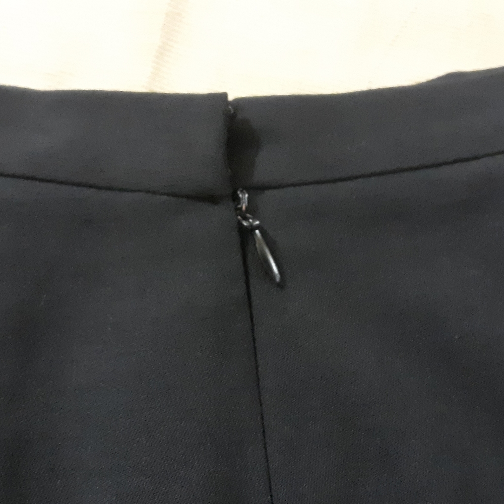 Donna Karen black pencil skirt - Picture 6 of 6
